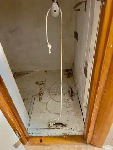 $270,000 | 923 Crestline Drive, Lawrence, KS 66049