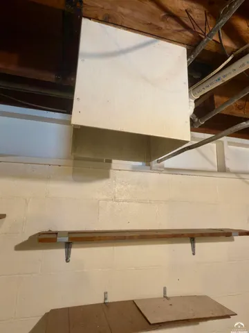 $270,000 | 923 Crestline Drive, Lawrence, KS 66049