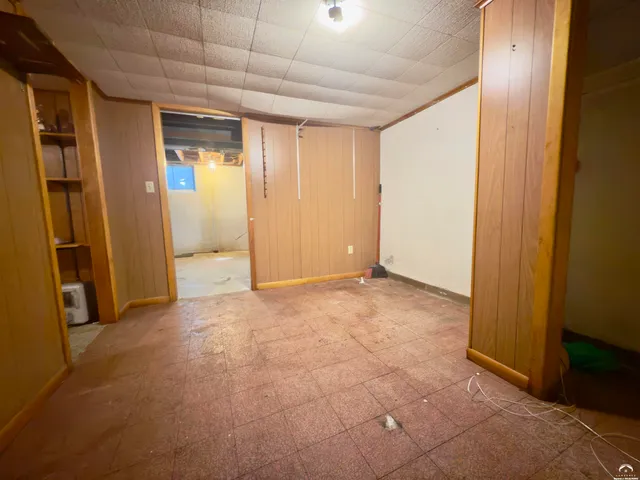 $270,000 | 923 Crestline Drive, Lawrence, KS 66049