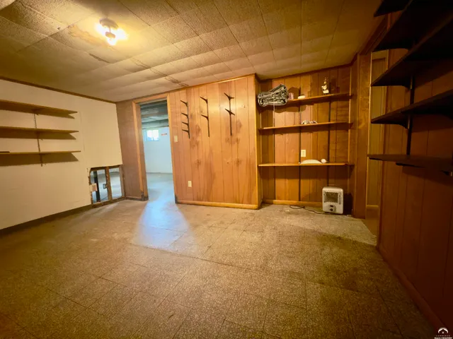 $270,000 | 923 Crestline Drive, Lawrence, KS 66049