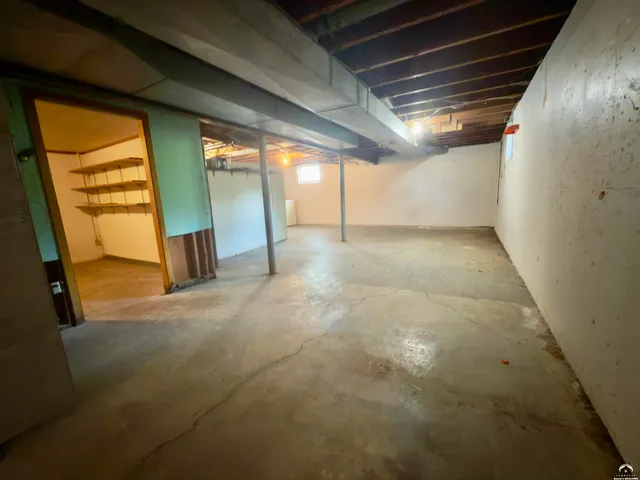 $270,000 | 923 Crestline Drive, Lawrence, KS 66049