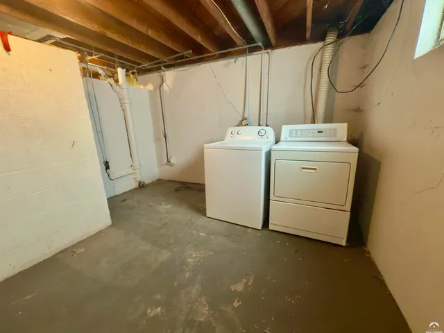 $270,000 | 923 Crestline Drive, Lawrence, KS 66049