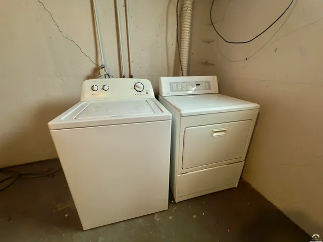 $270,000 | 923 Crestline Drive, Lawrence, KS 66049