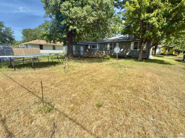 $270,000 | 923 Crestline Drive, Lawrence, KS 66049