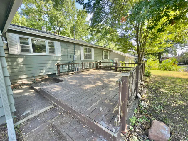 $270,000 | 923 Crestline Drive, Lawrence, KS 66049