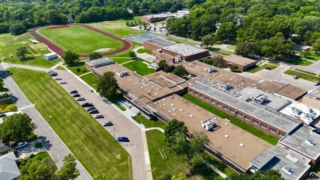 $270,000 | 923 Crestline Drive, Lawrence, KS 66049