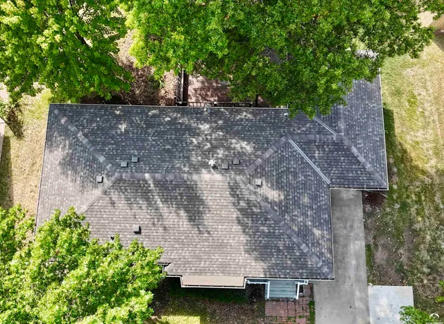 $270,000 | 923 Crestline Drive, Lawrence, KS 66049