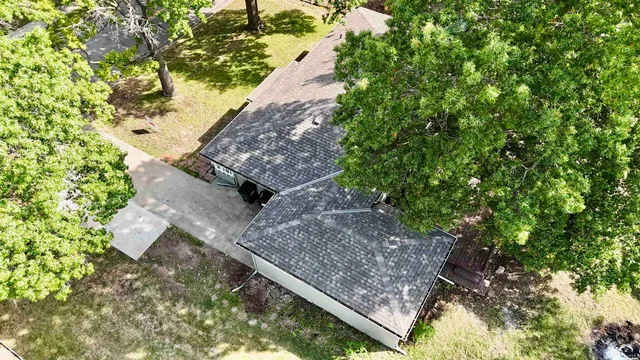 $270,000 | 923 Crestline Drive, Lawrence, KS 66049