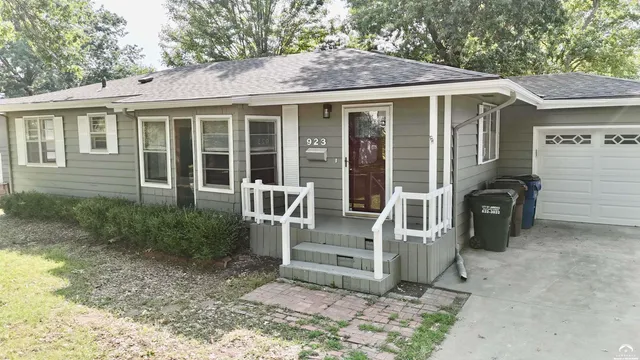 $270,000 | 923 Crestline Drive, Lawrence, KS 66049