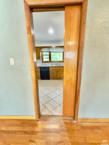 $270,000 | 923 Crestline Drive, Lawrence, KS 66049