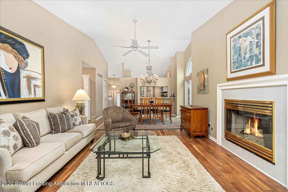 6743 Spring Tree Lane, Unit 120 Lansing, MI 48917 - Photo 12 of 38 35-Media Jett-35