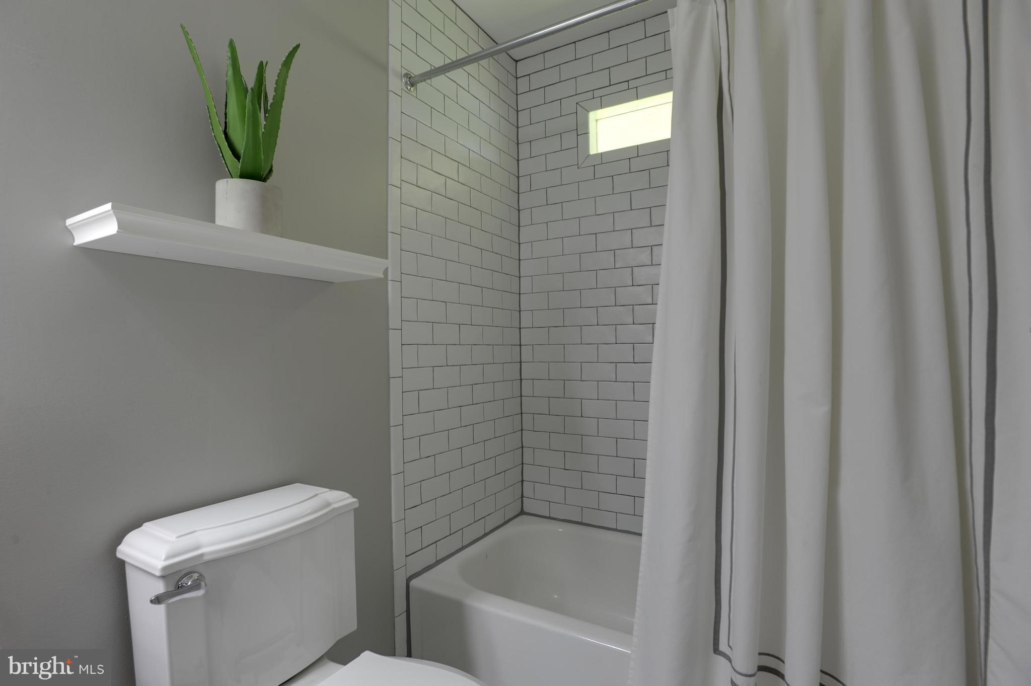 10902 Miller Road Oakton, VA 22124 - Photo 16 of 30 Bath (Master)