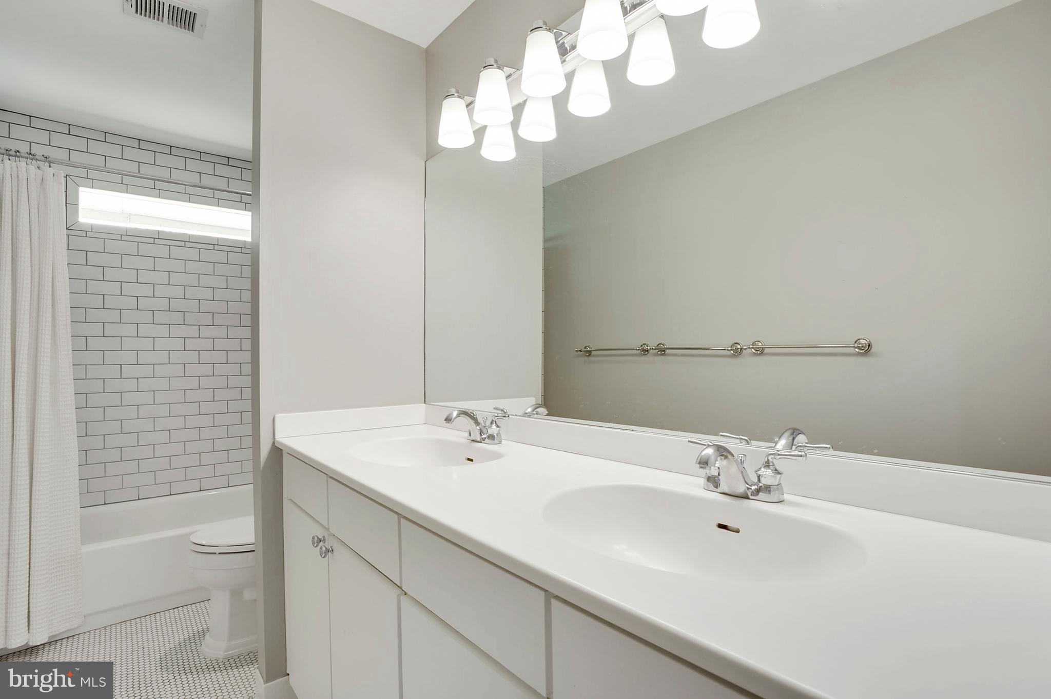 10902 Miller Road Oakton, VA 22124 - Photo 23 of 30 Bath