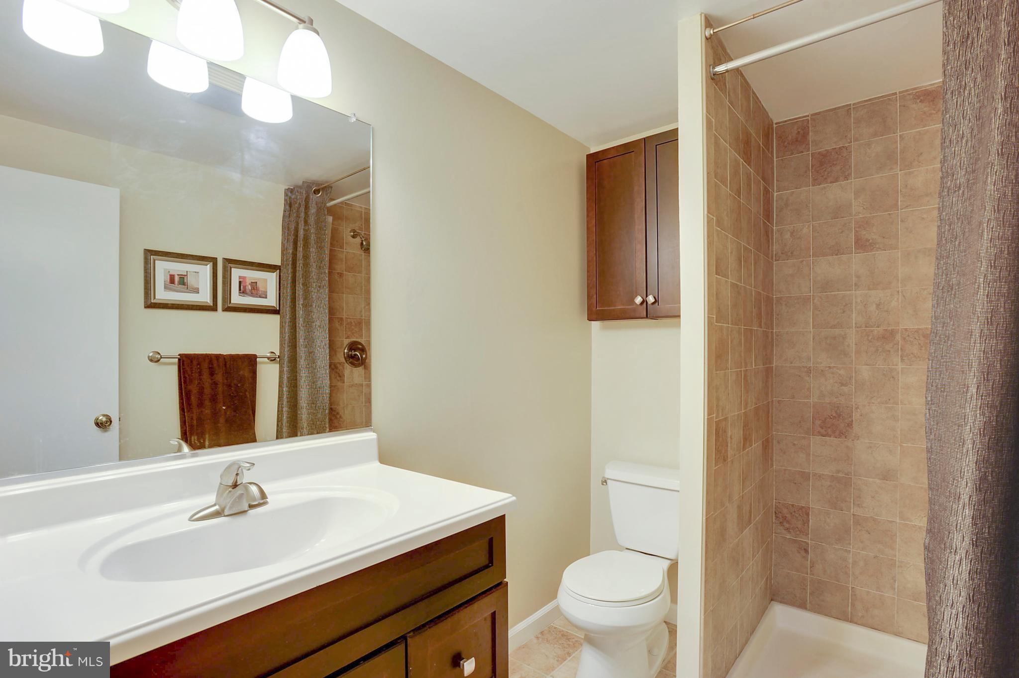 10902 Miller Road Oakton, VA 22124 - Photo 28 of 30 Bath