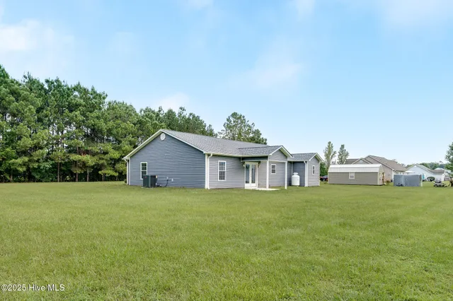 $335,000 | 102 Kyle Herring Drive, Teachey, NC 28464