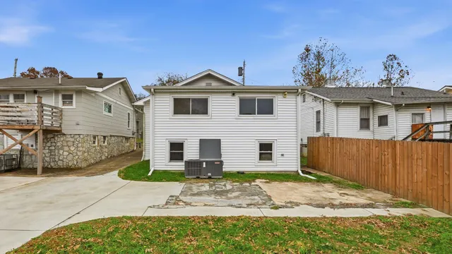 $1,695 | 215 North Hickory Street, Chattanooga, TN 37404