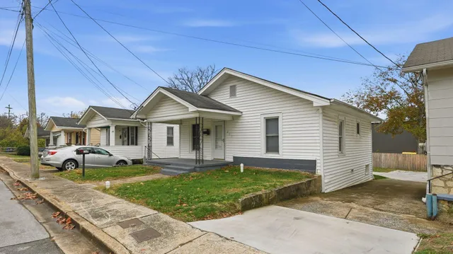$1,695 | 215 North Hickory Street, Chattanooga, TN 37404