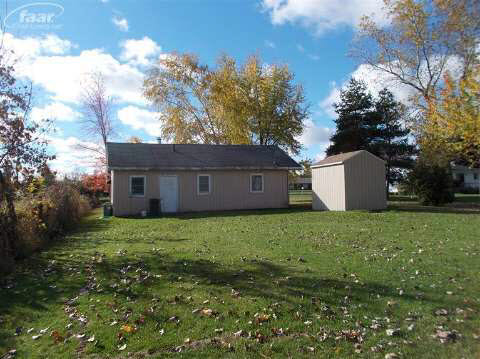 8134 Coldwater Road Flushing, MI 48433 - Photo 6 of 6 20377167-5.JPG