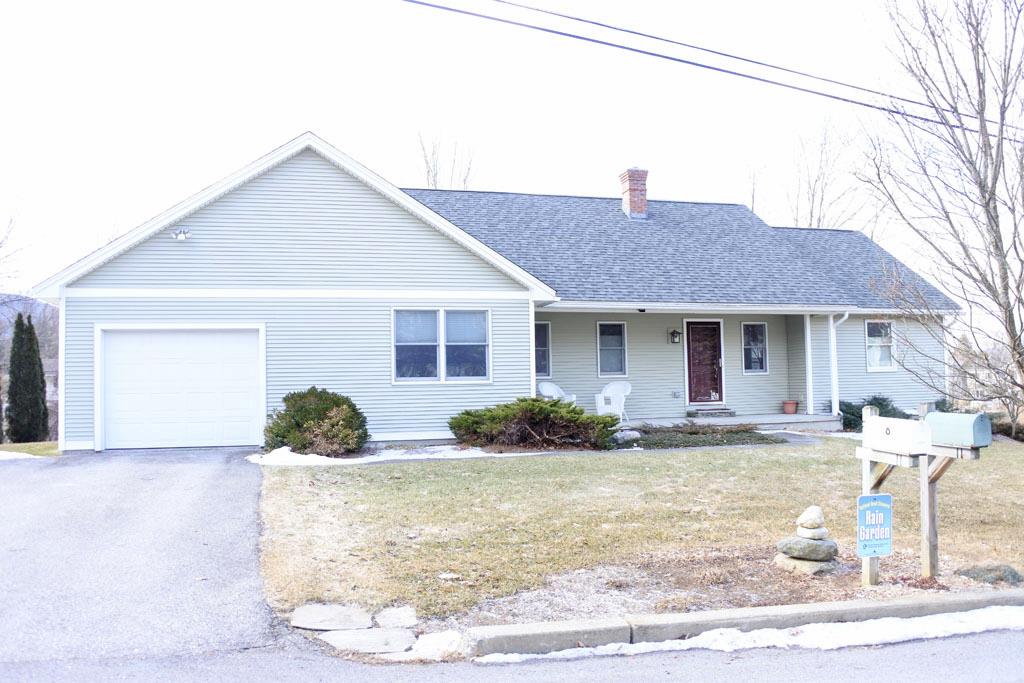 8 Moonbrook Drive Rutland, VT 05701 - Photo 2 of 40