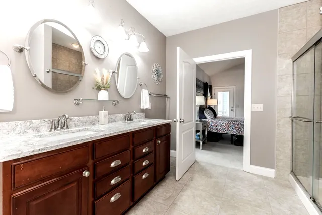 $430,000 | 36 Lone Oak Court, Bloomington, IL 61705