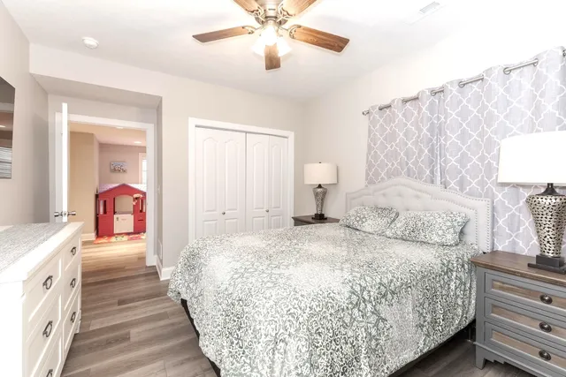 $430,000 | 36 Lone Oak Court, Bloomington, IL 61705