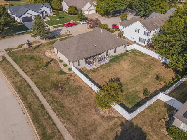 $430,000 | 36 Lone Oak Court, Bloomington, IL 61705