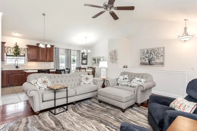 $430,000 | 36 Lone Oak Court, Bloomington, IL 61705