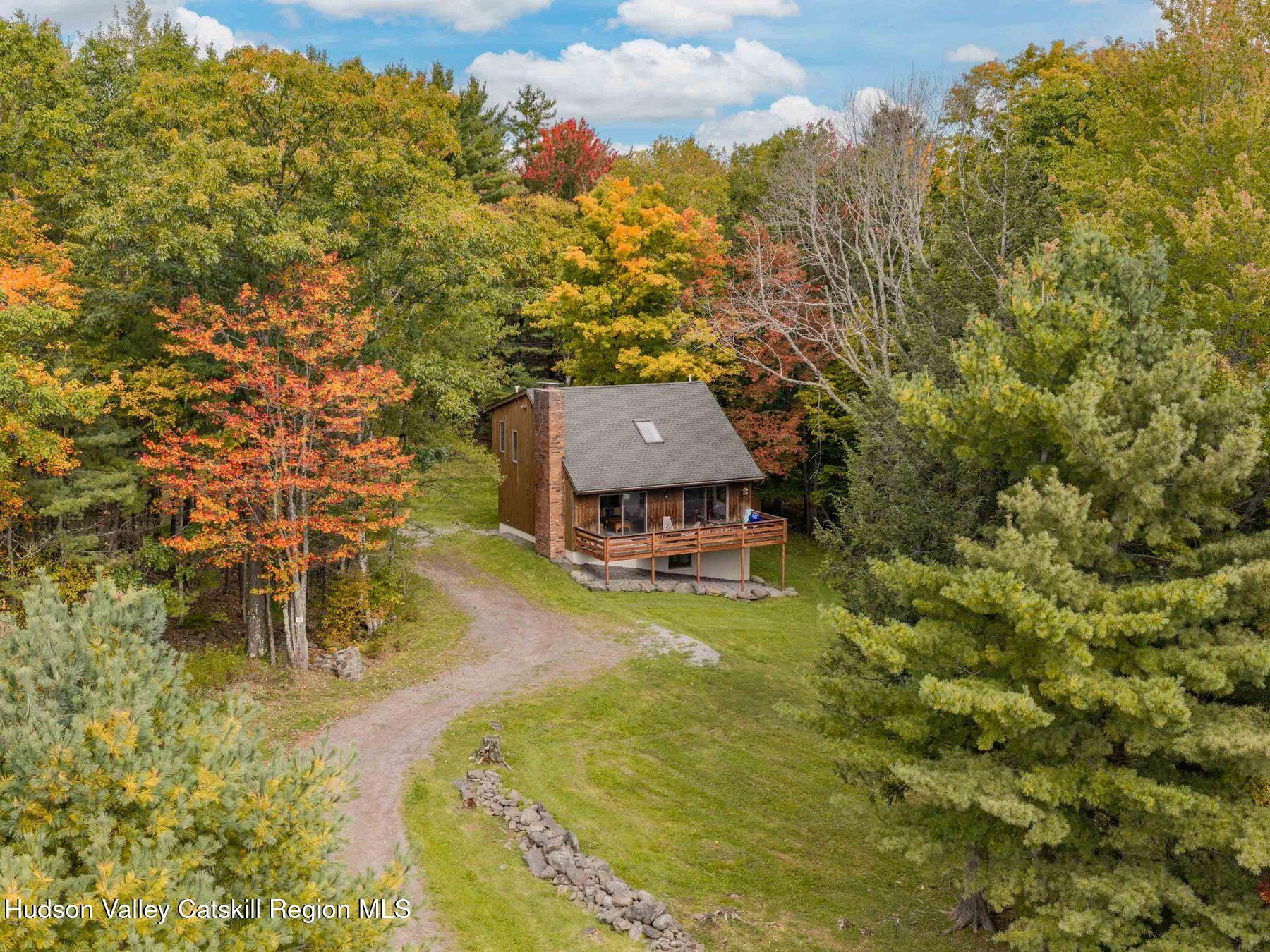 28 McGovern Road Windham, NY 12496 - Photo 2 of 56 photo_online_063
