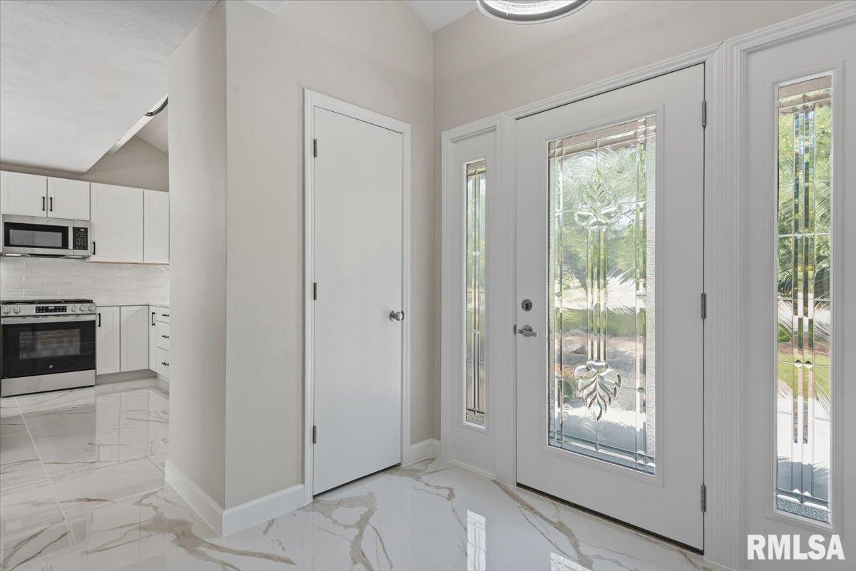1904 Oak Creek Road Springfield, IL 62704 - Photo 20 of 90 Gallery Image 20