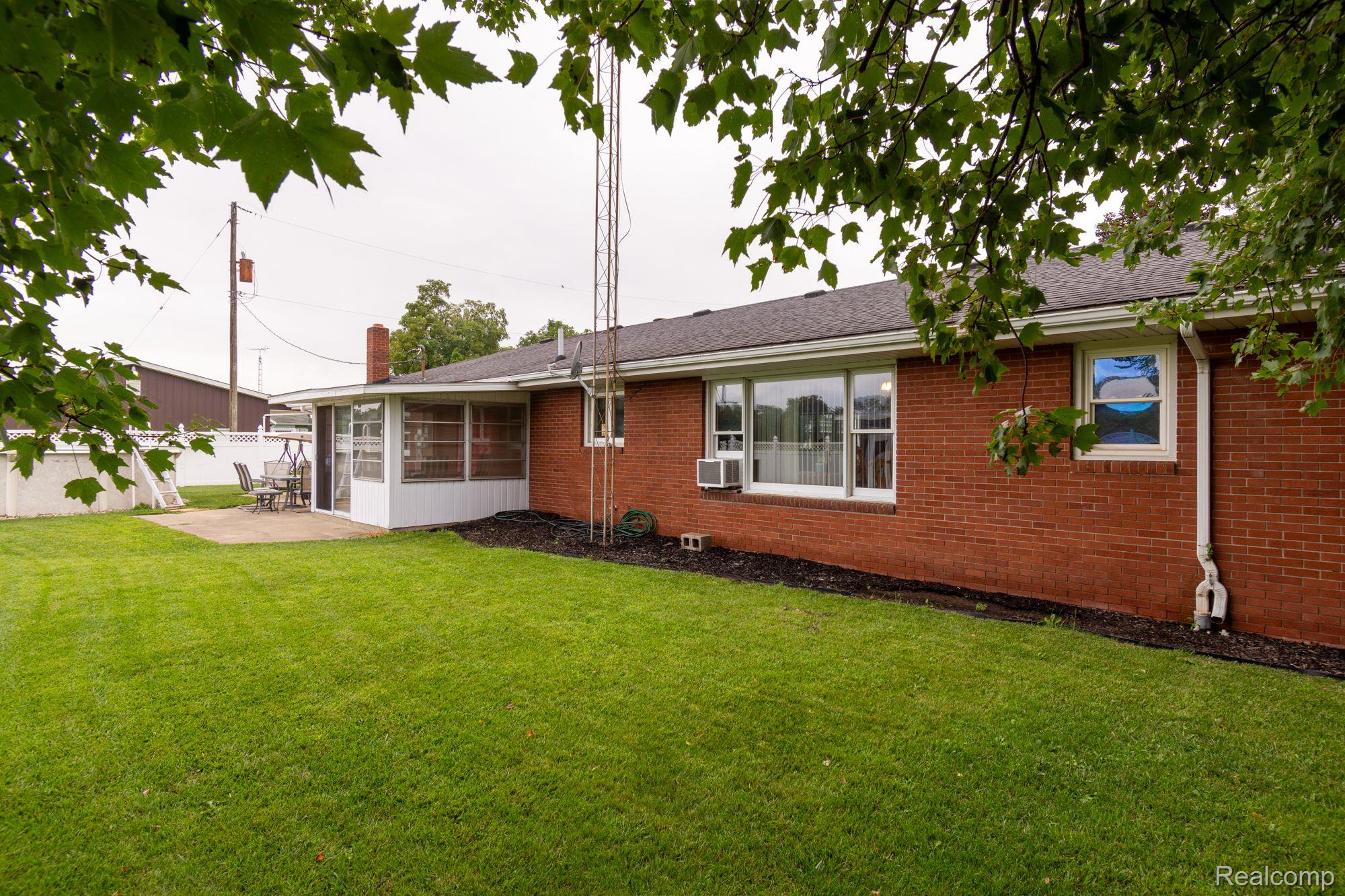 16241 Brewer Road Dundee, MI 48131 - Photo 12 of 41 Gallery Image 12