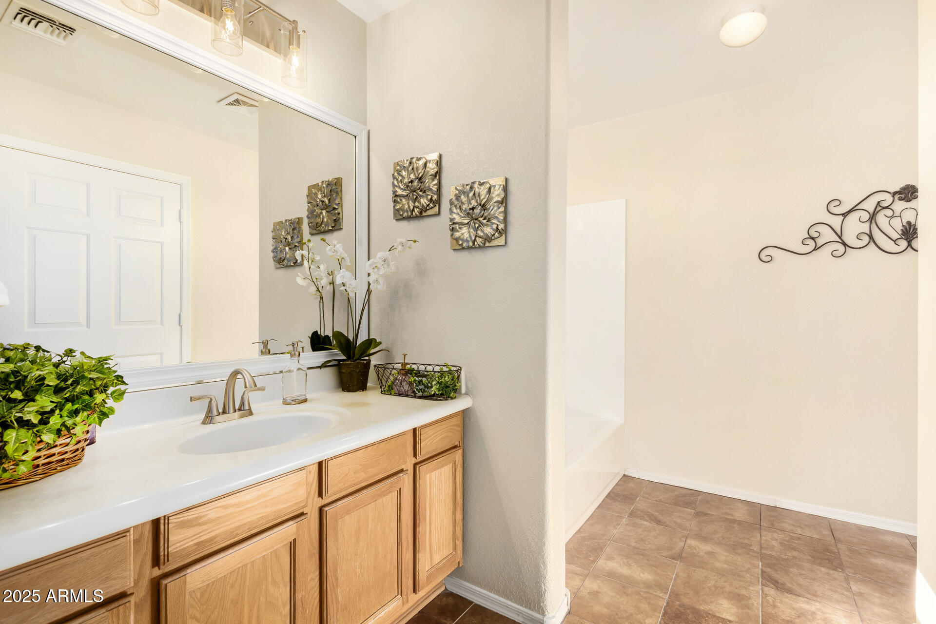 1547 West Apollo Road Phoenix, AZ 85041 - Photo 19 of 35 22 - Apollo