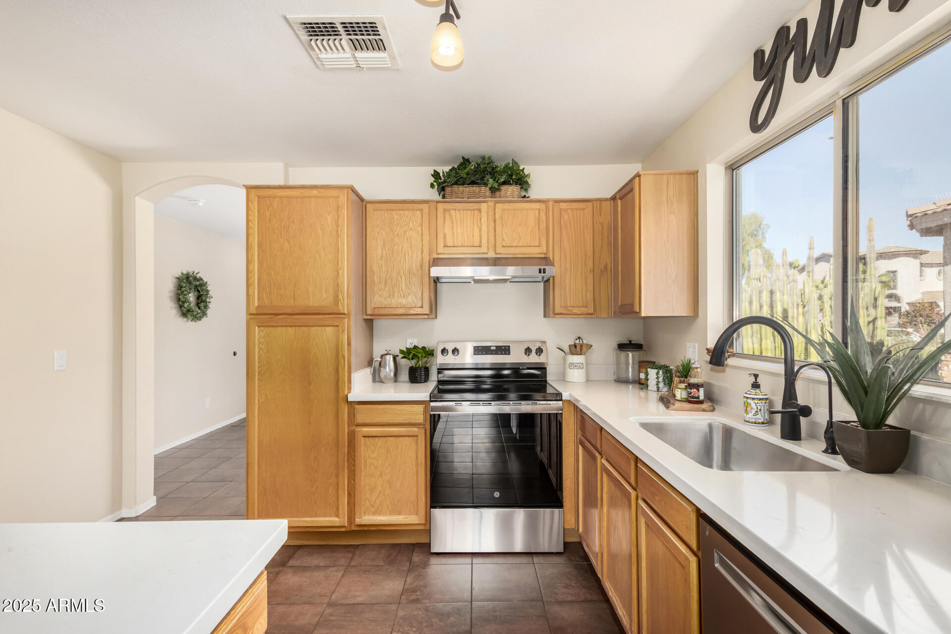 1547 West Apollo Road Phoenix, AZ 85041 - Photo 7 of 35 18 - Apollo