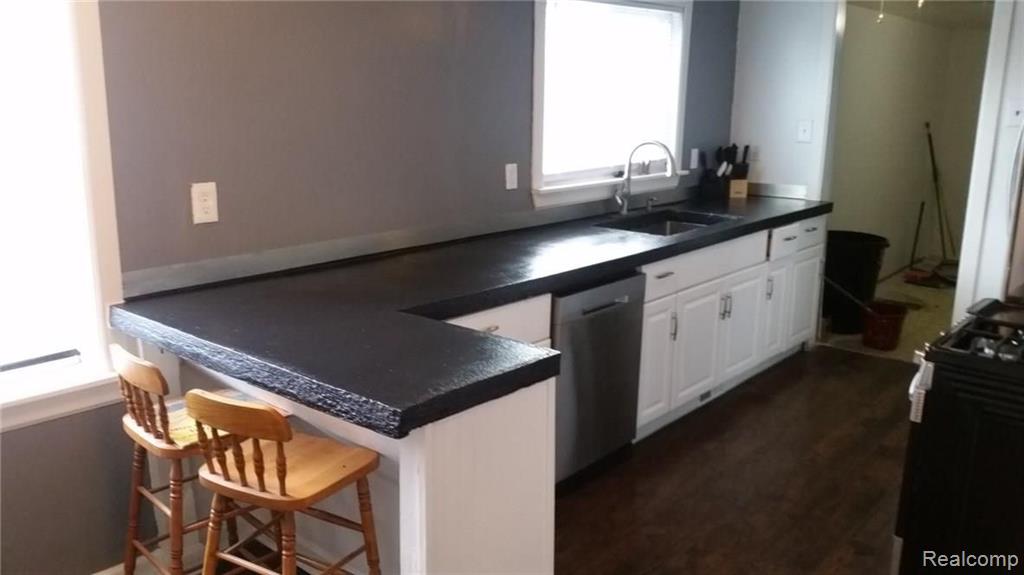 7501 Beech Daly Road Taylor, MI 48180 - Photo 10 of 31