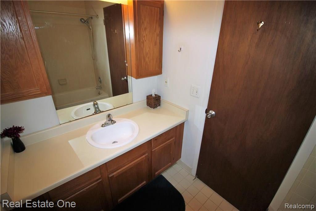 470 Baldwin Avenue Rochester, MI 48307 - Photo 19 of 29
