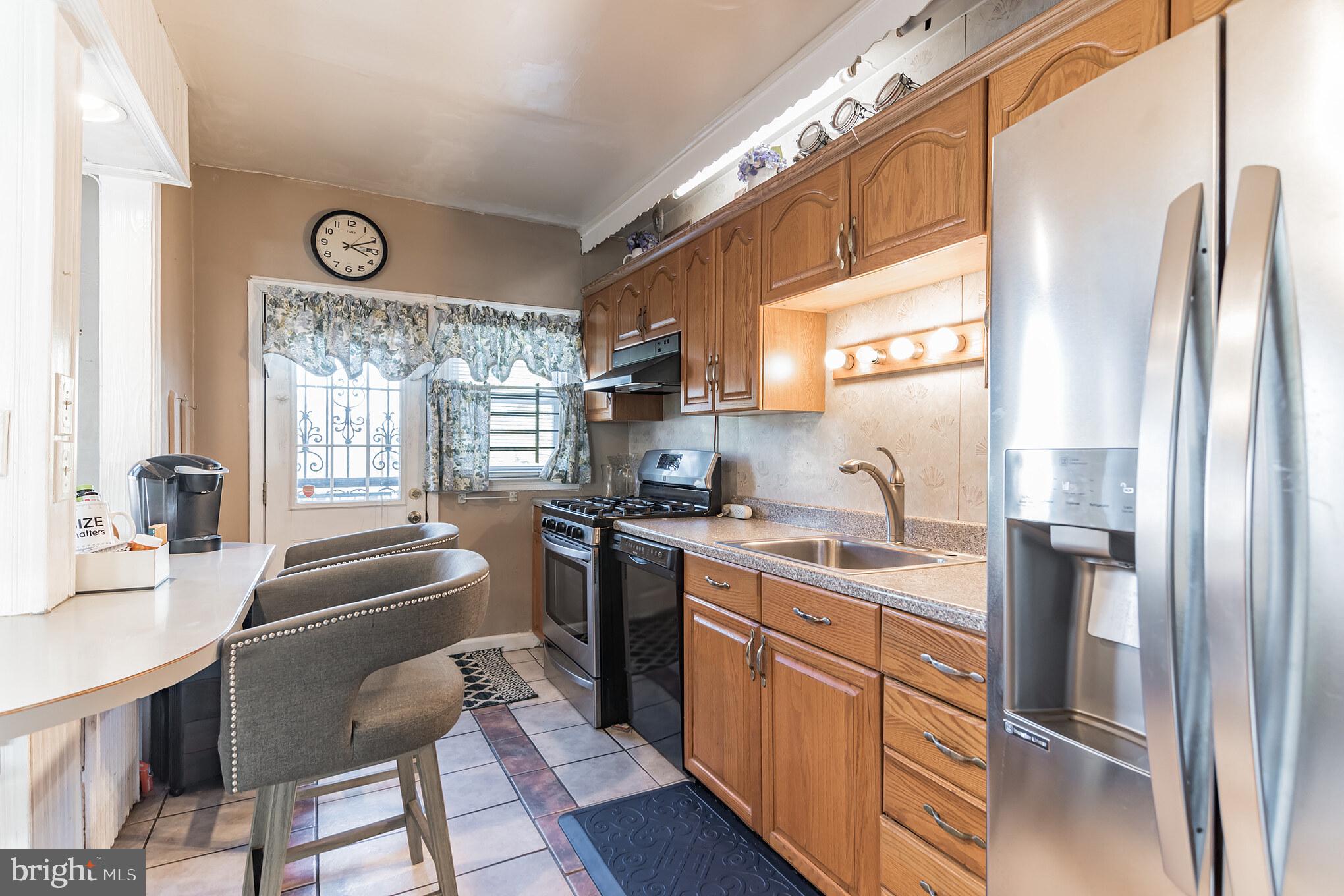 4205 Roland View Avenue Baltimore, MD 21215 - Photo 12 of 25