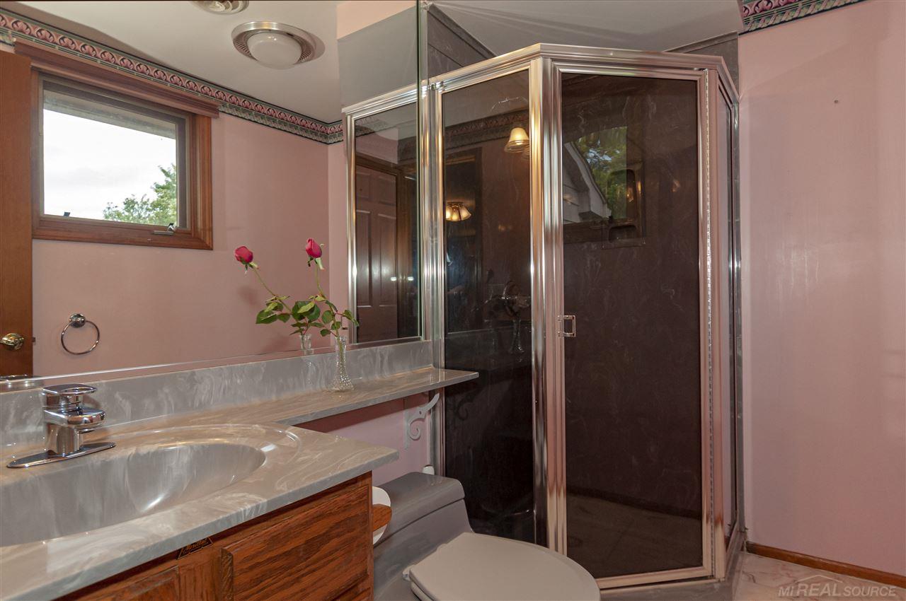 987 Lake Shore Road Grosse Pointe Shores, MI 48236 - Photo 40 of 54