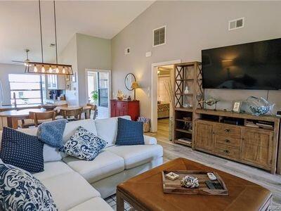 7716 Southeast Sugar Sand Circle Hobe Sound, FL 33455 - Photo 3 of 61 190