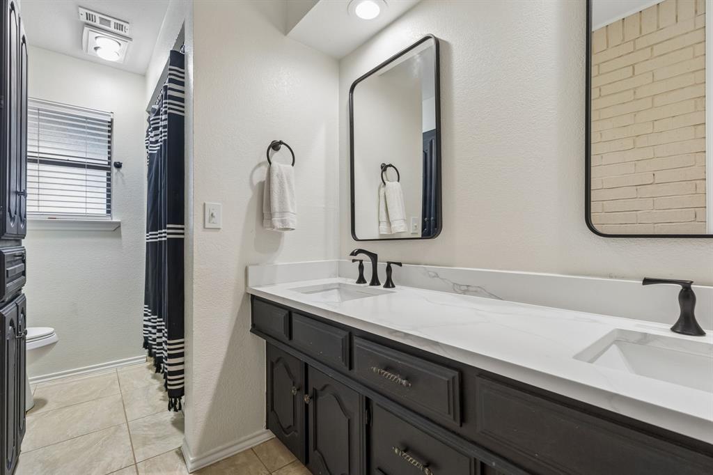2133 Hunters Ridge Carrollton, TX 75006 - Photo 15 of 25 Gallery Image 15