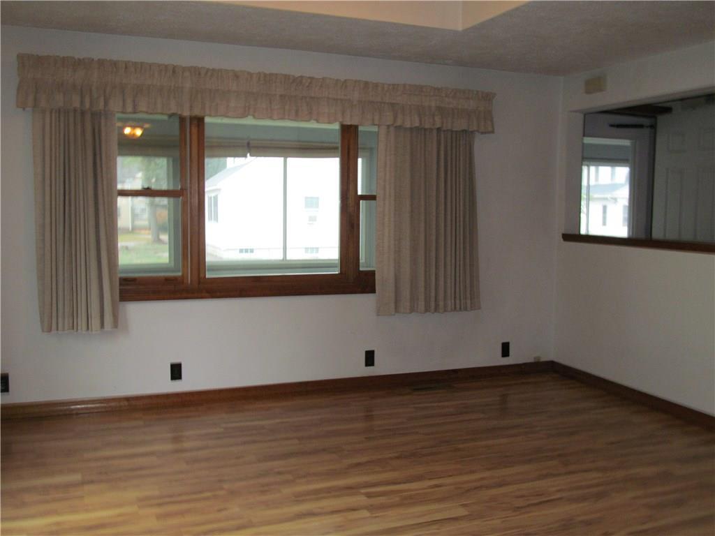 37 Ridgeway Avenue Sanford, ME 04073 - Photo 4 of 15 Living room