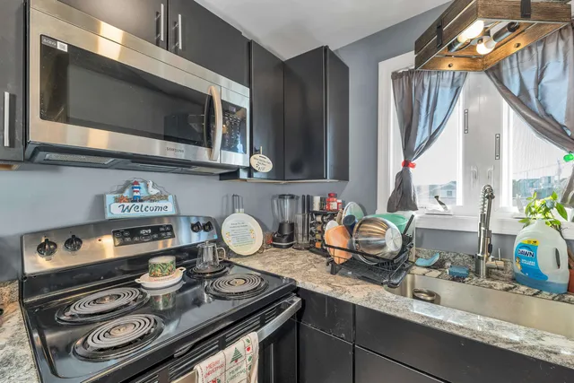 $1,200,000 | 3 Harris Avenue, Hampton, NH 03842