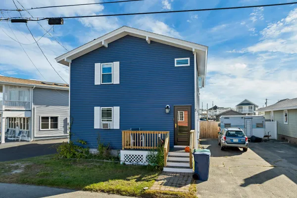 $1,200,000 | 3 Harris Avenue, Hampton, NH 03842