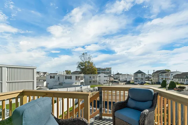 $1,200,000 | 3 Harris Avenue, Hampton, NH 03842