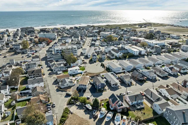 $1,200,000 | 3 Harris Avenue, Hampton, NH 03842