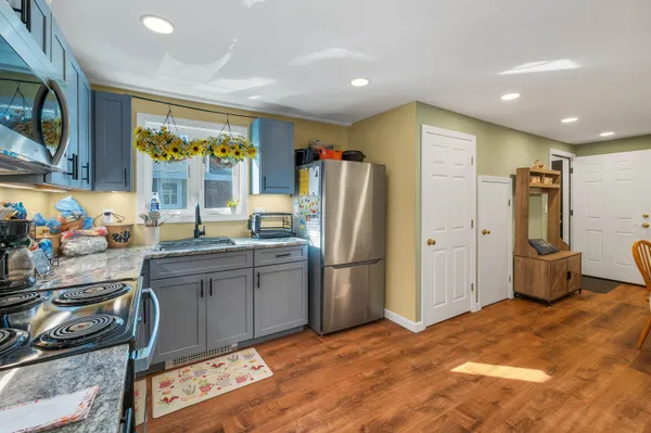 $1,200,000 | 3 Harris Avenue, Hampton, NH 03842
