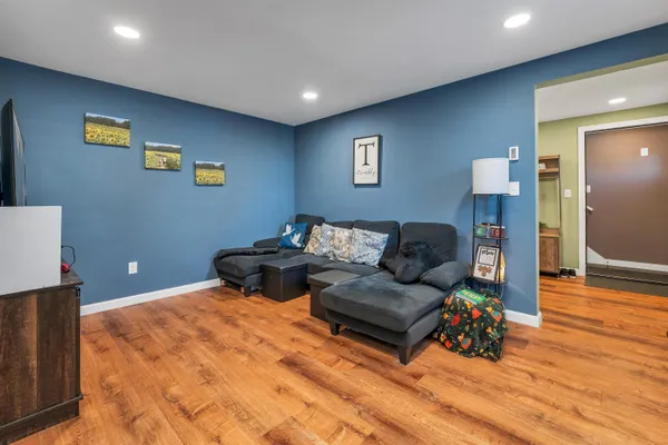$1,200,000 | 3 Harris Avenue, Hampton, NH 03842