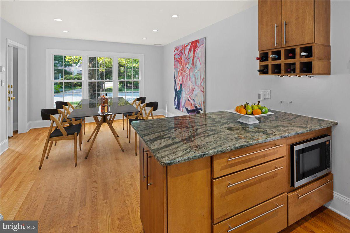 39 Wilson Road Princeton, NJ 08540 - Photo 3 of 34 Breakfast room.