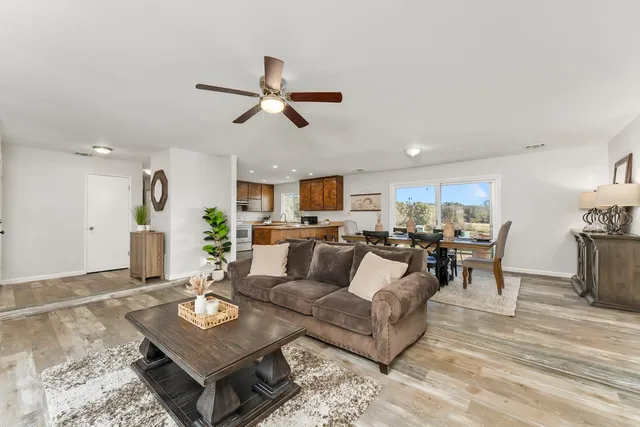 $725,000 | 2735 Little Oak Lane, Rescue, CA 95672