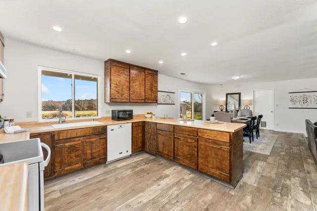 $725,000 | 2735 Little Oak Lane, Rescue, CA 95672