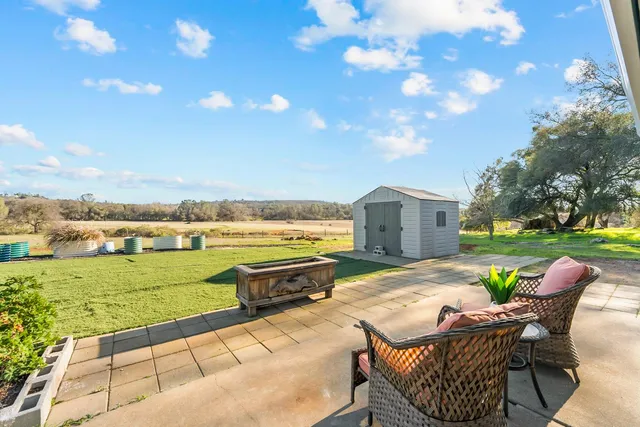 $725,000 | 2735 Little Oak Lane, Rescue, CA 95672