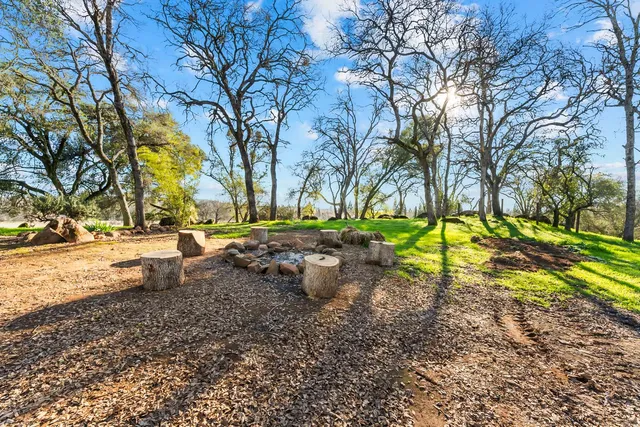 $725,000 | 2735 Little Oak Lane, Rescue, CA 95672